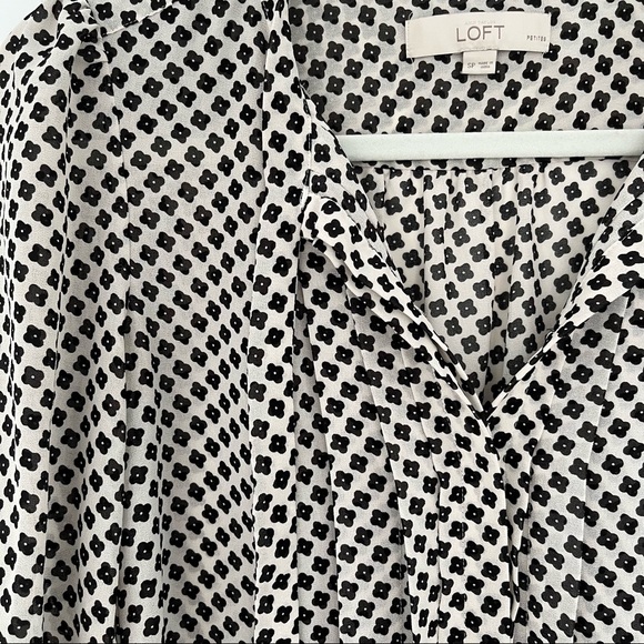 LOFT | Floral Blouse - Picture 3 of 5